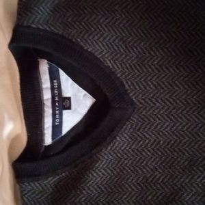 Tommy Hilfiger v-neck sweater extra large Gray and black